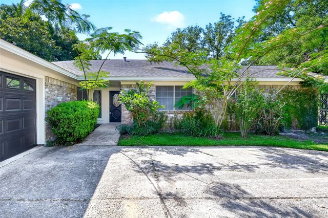 15207 Pleasant Valley Road, Houston, TX 77062