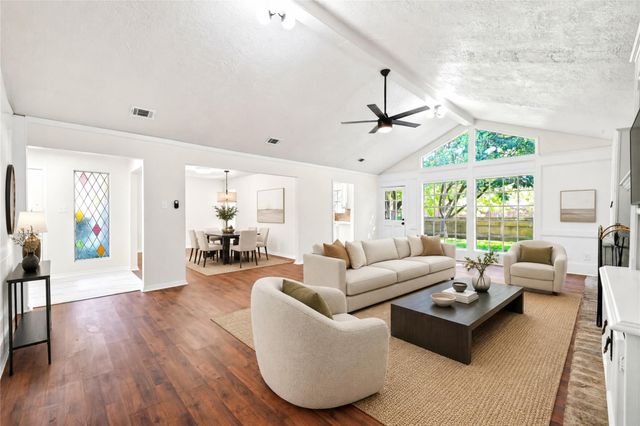 15207 Pleasant Valley Road, Houston, TX 77062