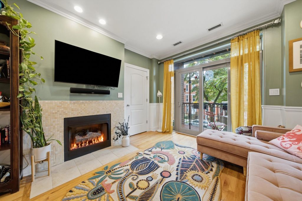 2710 W Thomas Street 2, Chicago, IL 60622 — photo 2