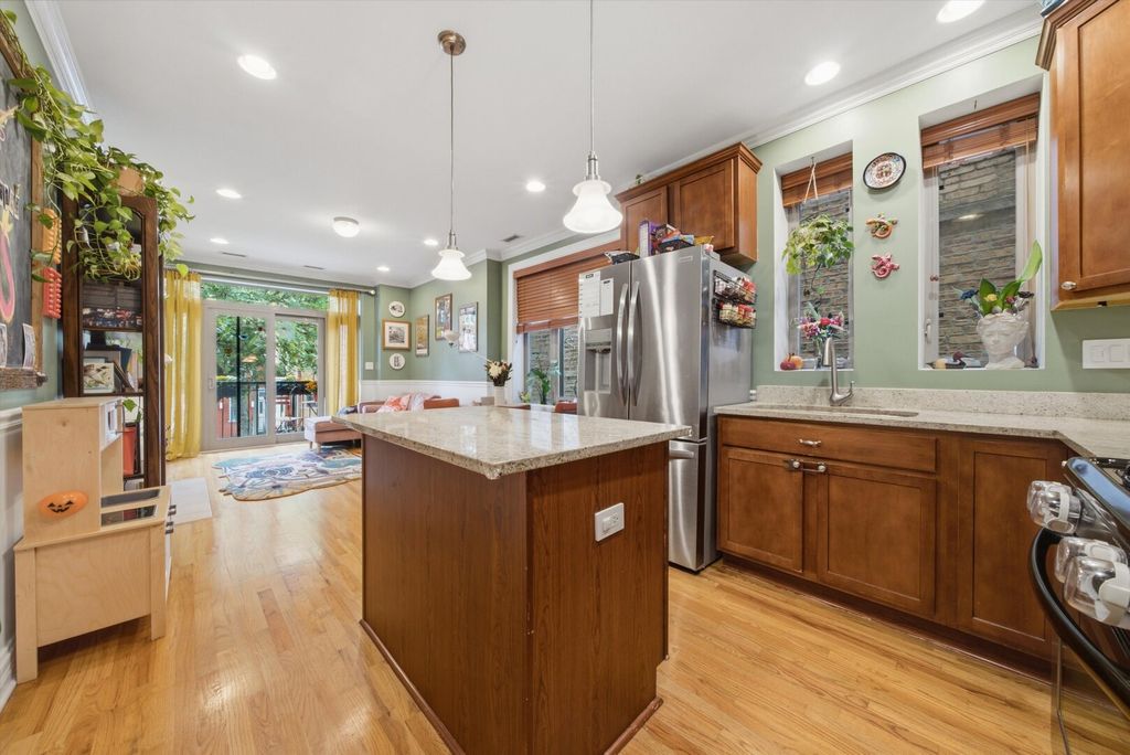 2710 W Thomas Street 2, Chicago, IL 60622 — photo 5
