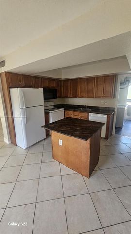 523 SW 1st Ct, Boynton Beach, FL 33435