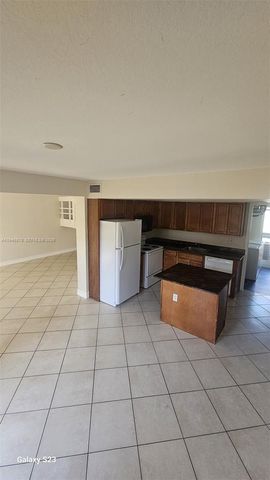 523 SW 1st Ct, Boynton Beach, FL 33435