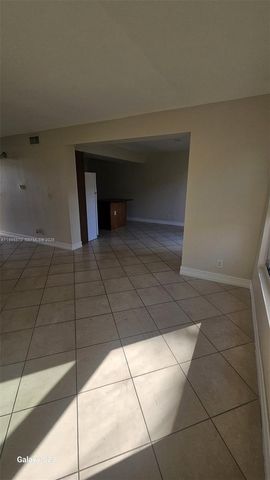 523 SW 1st Ct, Boynton Beach, FL 33435