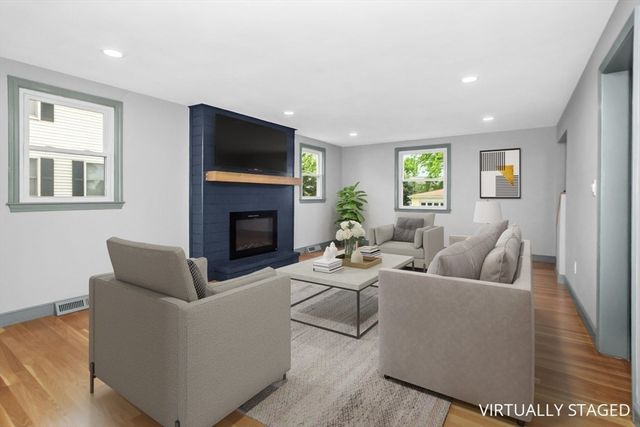 29 Harbor St, Danvers, MA 01923