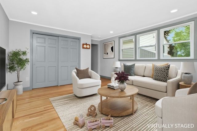 29 Harbor St, Danvers, MA 01923