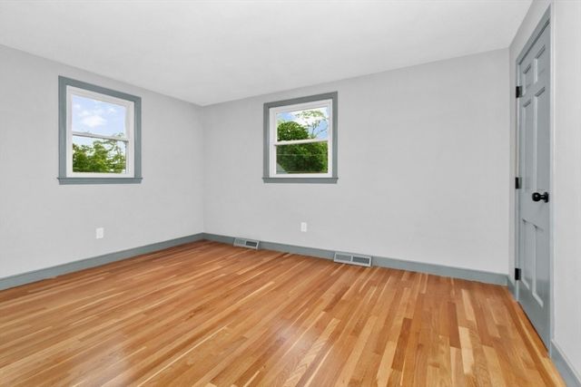 29 Harbor St, Danvers, MA 01923