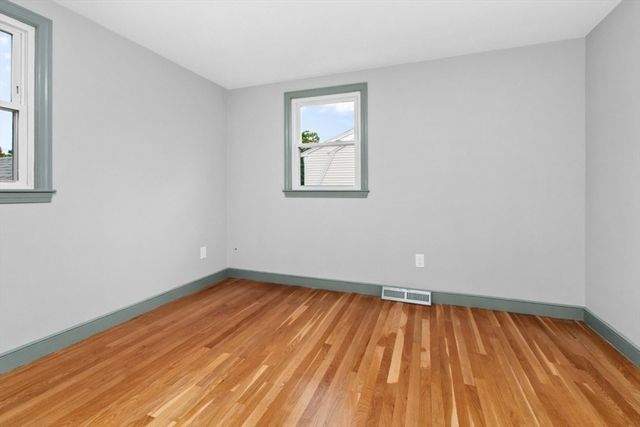 29 Harbor St, Danvers, MA 01923