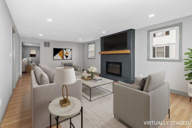 29 Harbor St, Danvers, MA 01923
