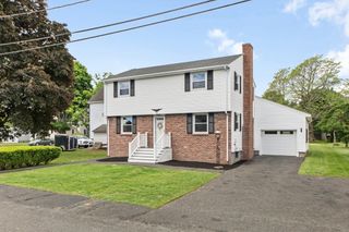 29 Harbor St, Danvers, MA 01923