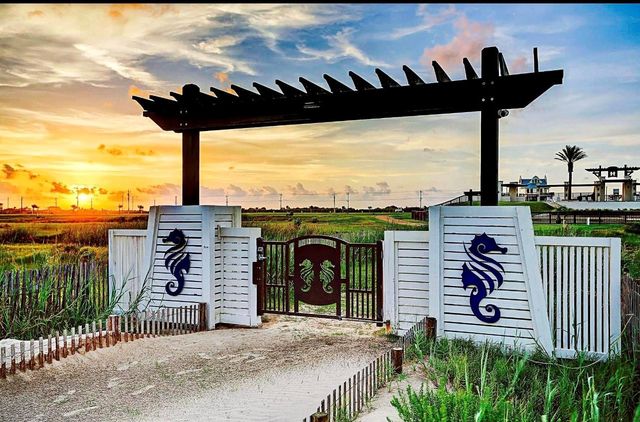 326 Seagrass, Gilchrist, TX 77617