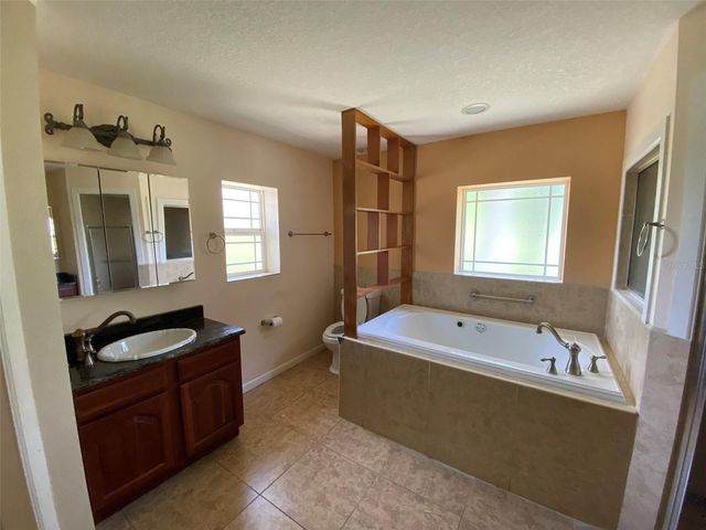 1800 COUNTY ROAD 426 N, Oviedo, FL 32765