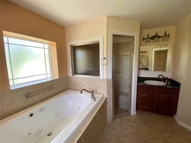 1800 COUNTY ROAD 426 N, Oviedo, FL 32765