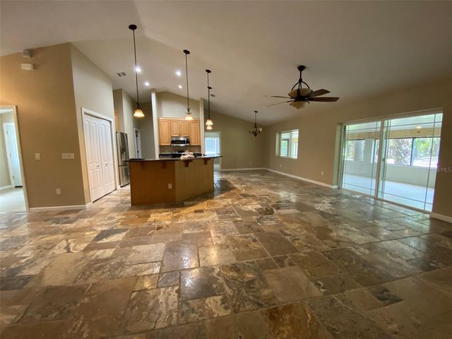 1800 COUNTY ROAD 426 N, Oviedo, FL 32765