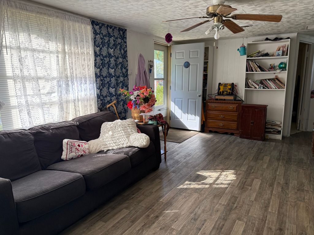 421 North Avenue, Lockport, IL 60441 — photo 2