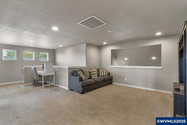 2292 Woodcock Av, Stayton, OR 97383