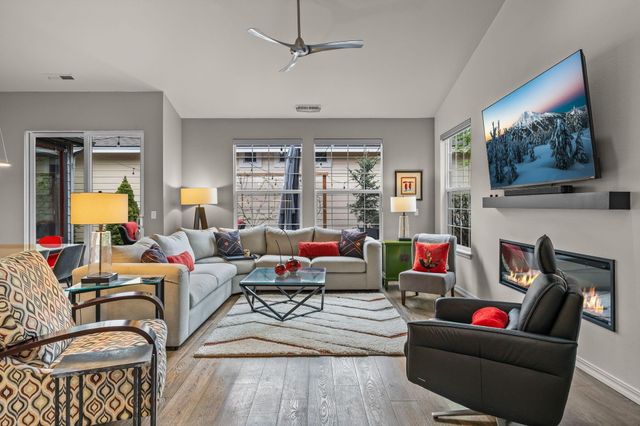 61578 Devils Lake Drive, Bend, OR 97702