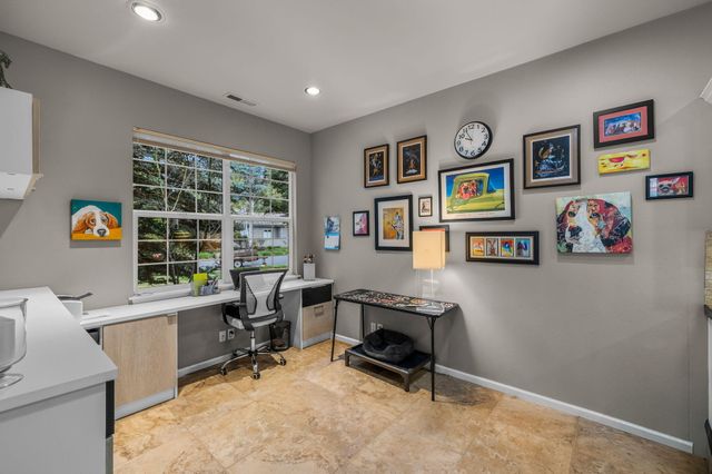 61578 Devils Lake Drive, Bend, OR 97702