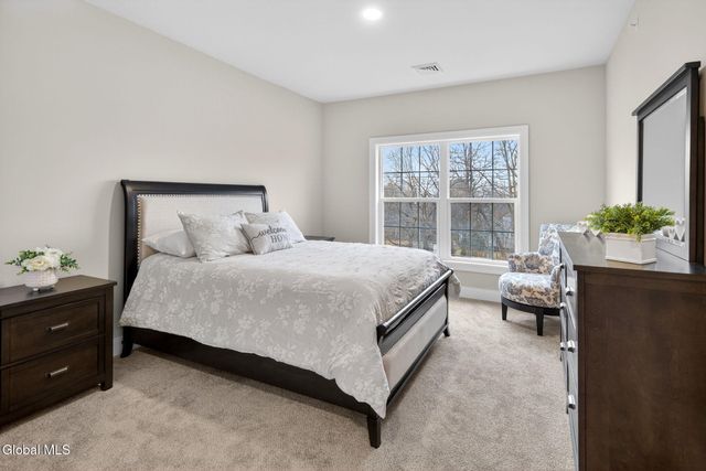 607 Vly Pointe Drive, Niskayuna, NY 12309