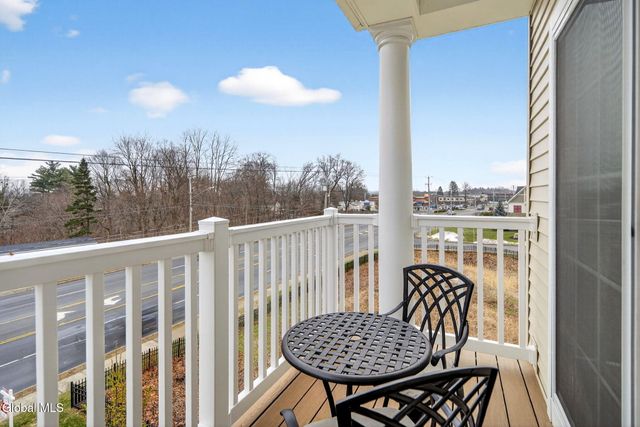 607 Vly Pointe Drive, Niskayuna, NY 12309