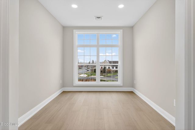 607 Vly Pointe Drive, Niskayuna, NY 12309