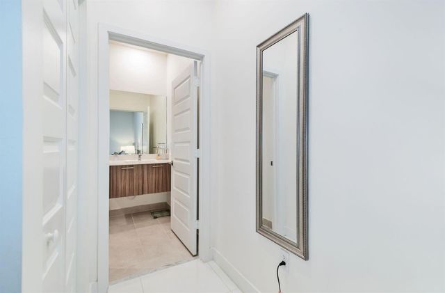 8045 NW 104th Avenue Unit 7, Doral, FL 33178