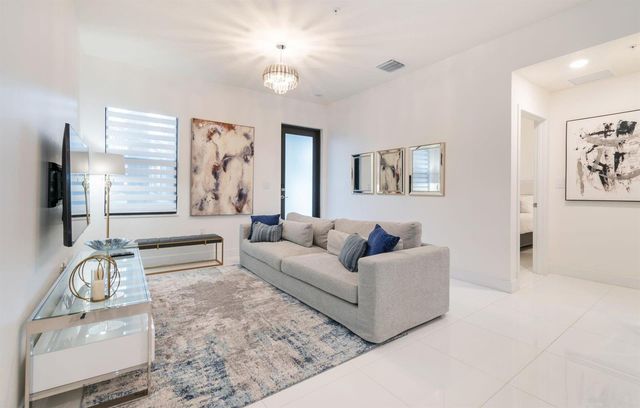 8045 NW 104th Avenue Unit 7, Doral, FL 33178