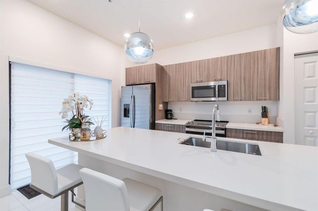 8045 NW 104th Avenue Unit 7, Doral, FL 33178