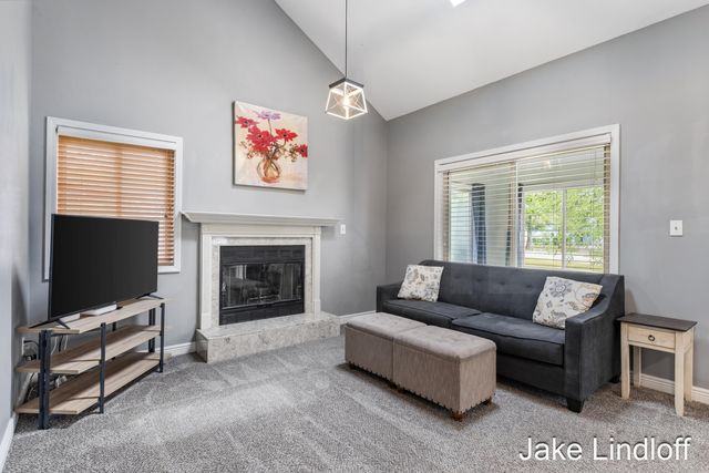 11014 E Royal Road, Morton Twp, MI 49346