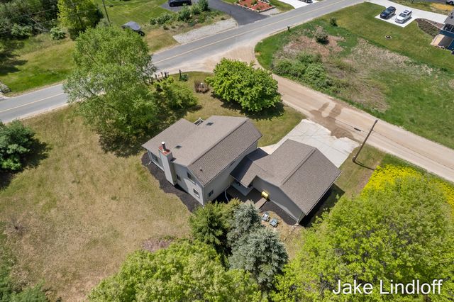11014 E Royal Road, Morton Twp, MI 49346