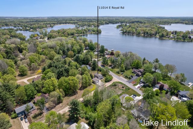11014 E Royal Road, Morton Twp, MI 49346