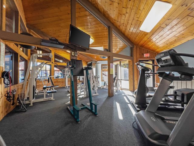 11014 E Royal Road, Morton Twp, MI 49346