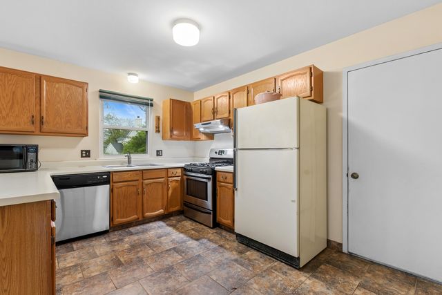 1010 Pembridge Road, Lake Zurich, IL 60047