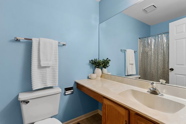1010 Pembridge Road, Lake Zurich, IL 60047