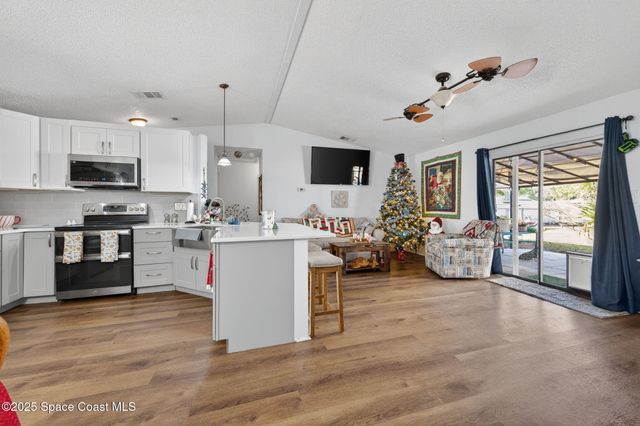 489 Santa Martia Street SW, Palm Bay, FL 32908