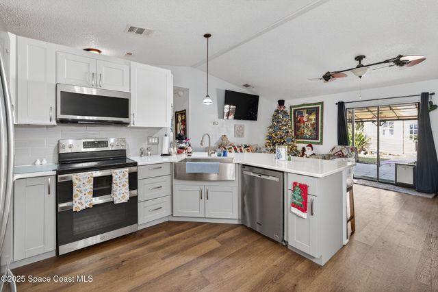 489 Santa Martia Street SW, Palm Bay, FL 32908