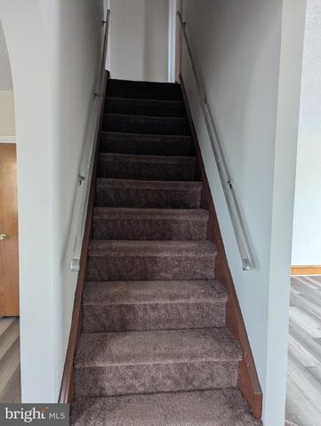 42 MAIN ST, Bridgeport, NJ 08014
