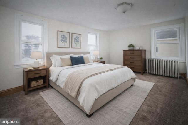 42 MAIN ST, Bridgeport, NJ 08014