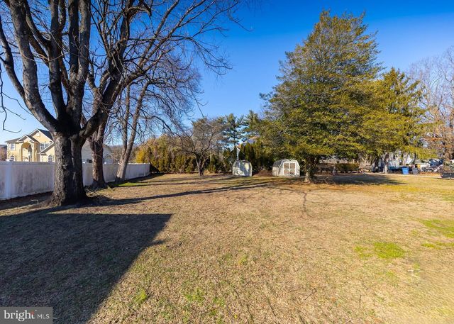42 MAIN ST, Bridgeport, NJ 08014