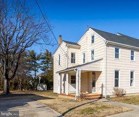 42 MAIN ST, Bridgeport, NJ 08014