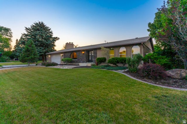 2518 W CARSON LN, West Jordan, UT 84084