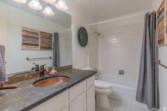 2518 W CARSON LN, West Jordan, UT 84084