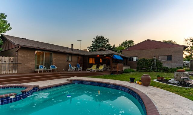 2518 W CARSON LN, West Jordan, UT 84084