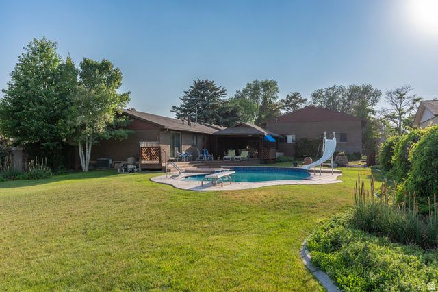 2518 W CARSON LN, West Jordan, UT 84084