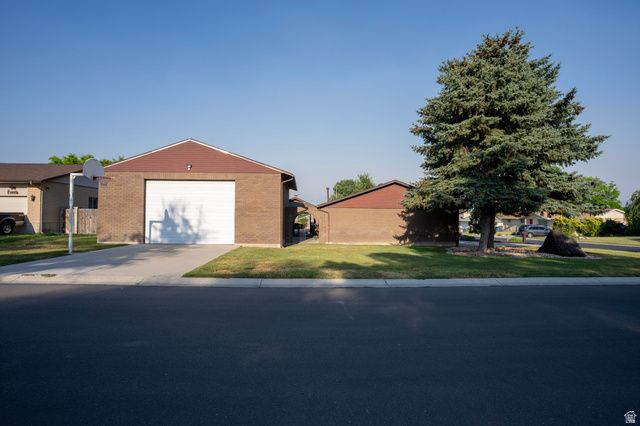 2518 W CARSON LN, West Jordan, UT 84084