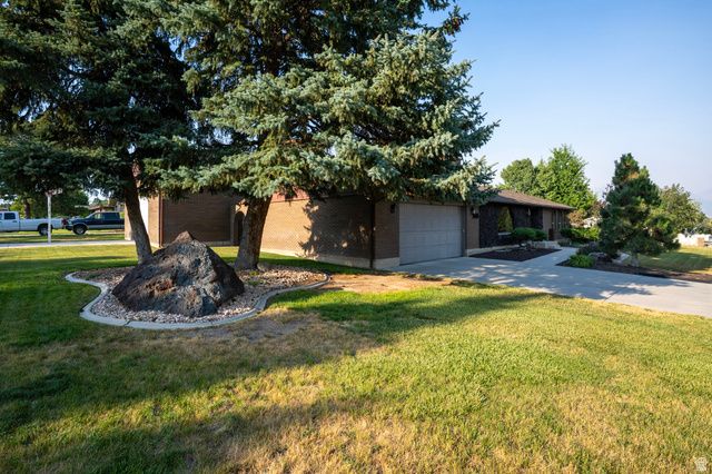 2518 W CARSON LN, West Jordan, UT 84084