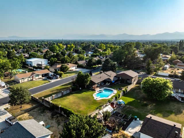 2518 W CARSON LN, West Jordan, UT 84084