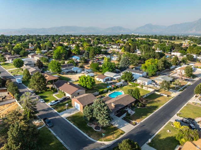 2518 W CARSON LN, West Jordan, UT 84084