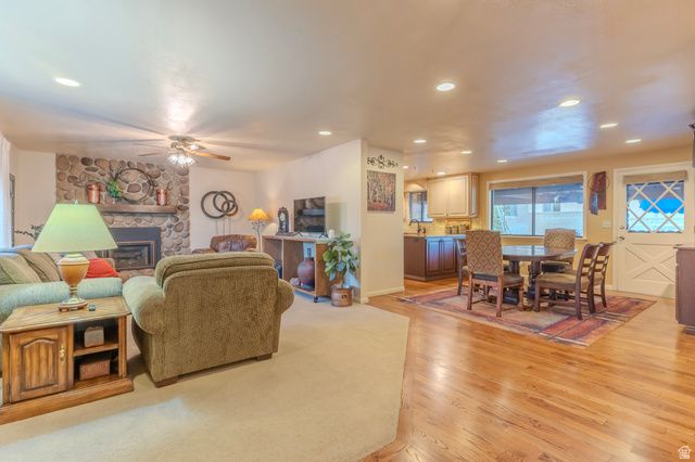 2518 W CARSON LN, West Jordan, UT 84084