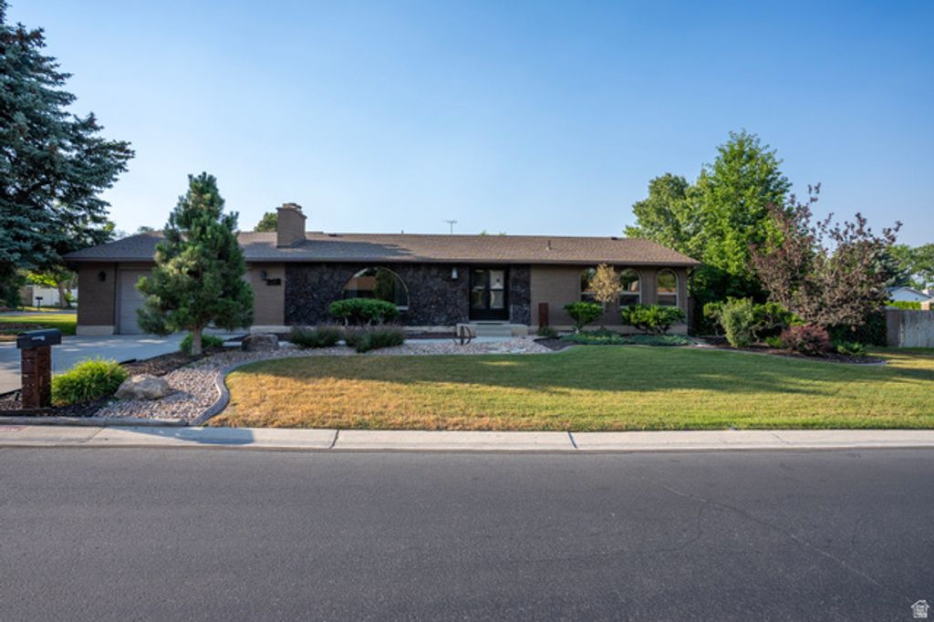 2518 W CARSON LN, West Jordan, UT 84084