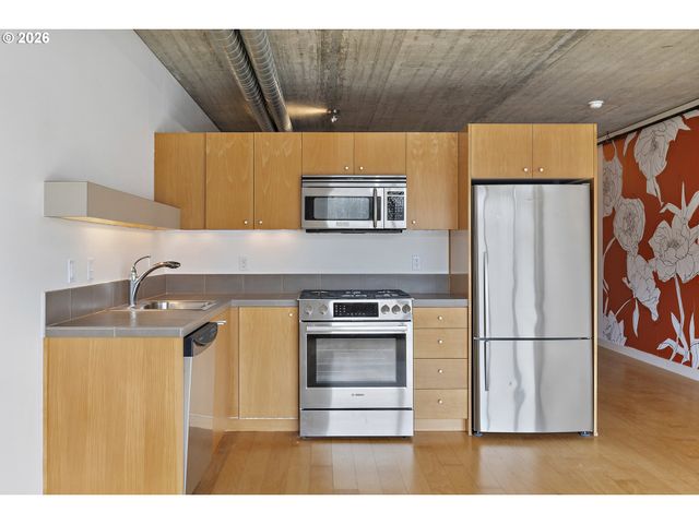 1926 W BURNSIDE St 812, Portland, OR 97209